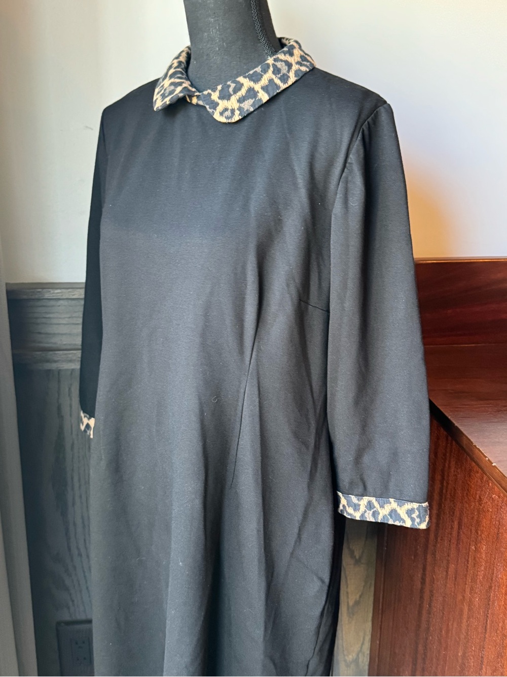 Talbots Black Knit Dress W Leopard Print Collar & Cuffs 16 petite - Picture 2 of 8